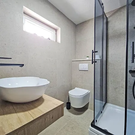 Dripic I-2 By Interhome Runovic